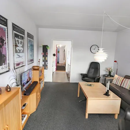 Paen Med Balkon Sj3212 Henne Strand