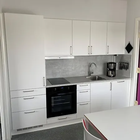 Paen Med Balkon Sj3212 * Henne Strand