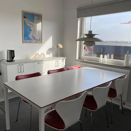 Paen Med Balkon Sj3212 Leilighet Henne Strand