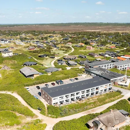 Paen Med Balkon Sj3212 Henne Strand